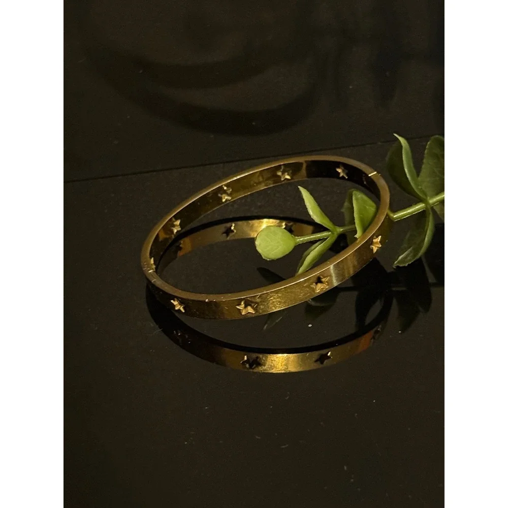 Gold Tone Star Cutout Bangle Bracelet Hinged Celestial Flat Band Jewelry